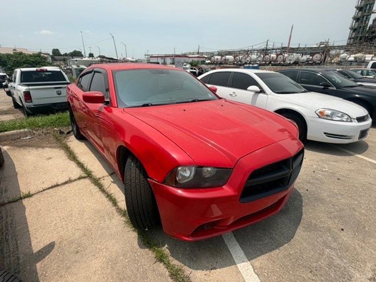 #61-•-2014-dodge-charger-image-2