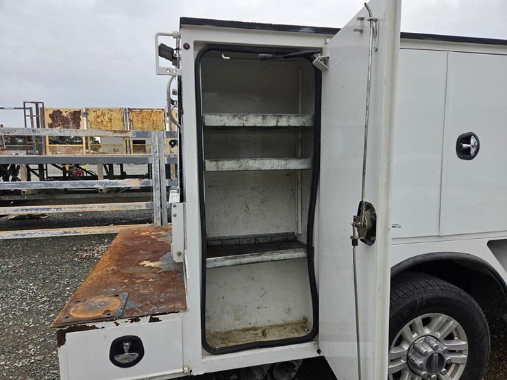 2019-ford-f350-xlt-image-33