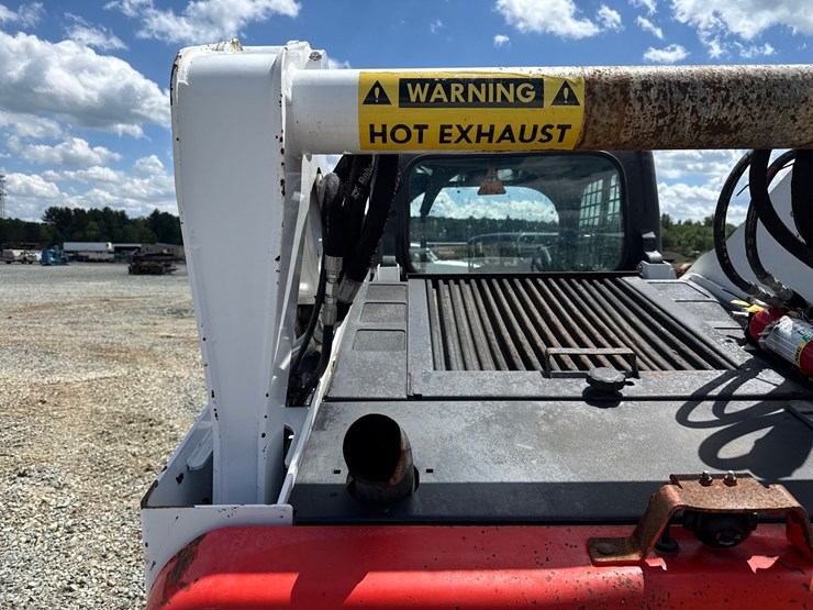 2020-bobcat-t740-image-20