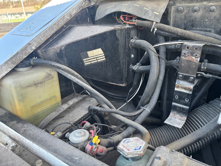 #2419-•-1987-chevrolet-emergency-response-unit-image-33