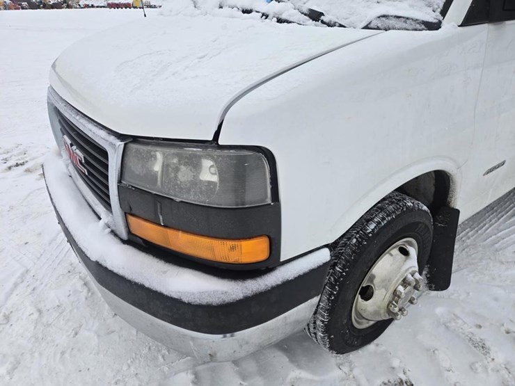 #60861-•-2014-gmc-4500-box-truck-image-9