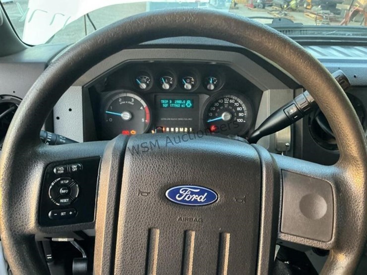 2012-ford-f550-image-21