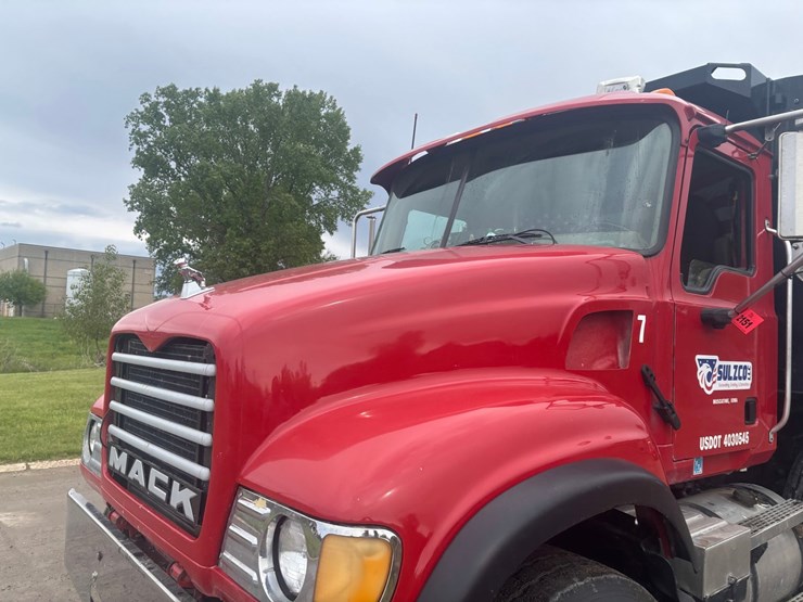 2004-mack-granite-cv713-image-7