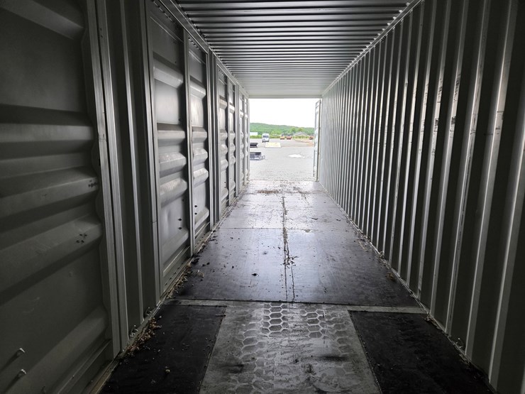 #5056-•-40'-(5)-door-shipping-container-image-14