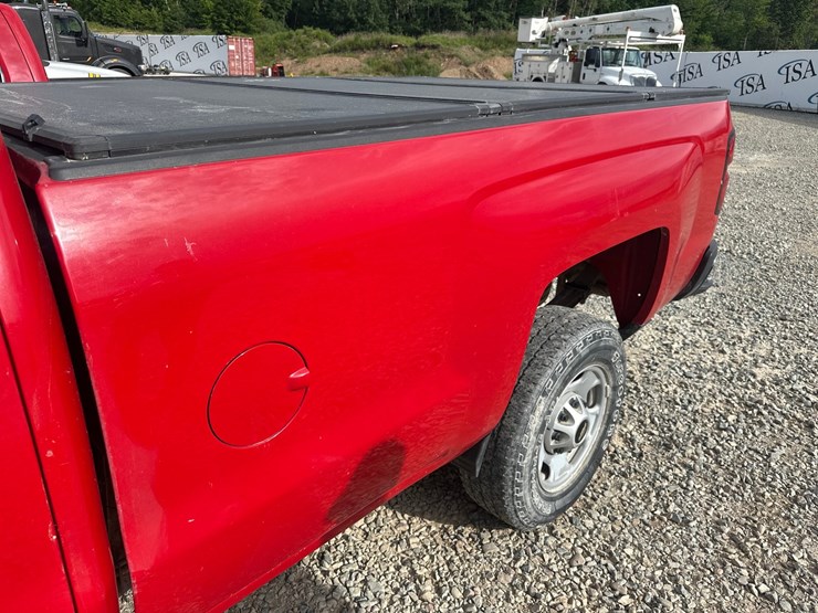 2015-chevrolet-silverado-2500hd-image-18