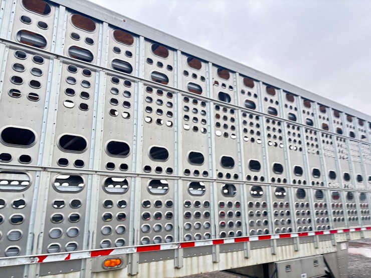 2017-eby-livestock-trailer-image-18