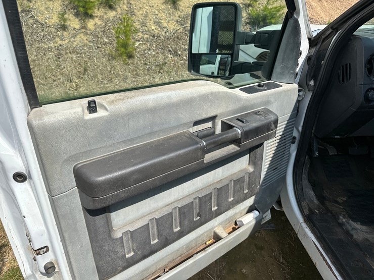 2011-ford-f250-image-18