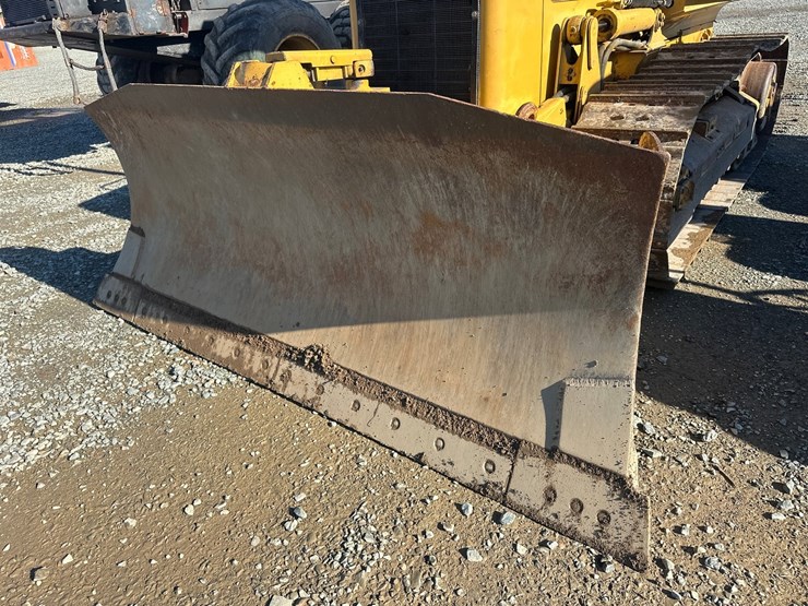2004-caterpillar-d3g-xl-image-20