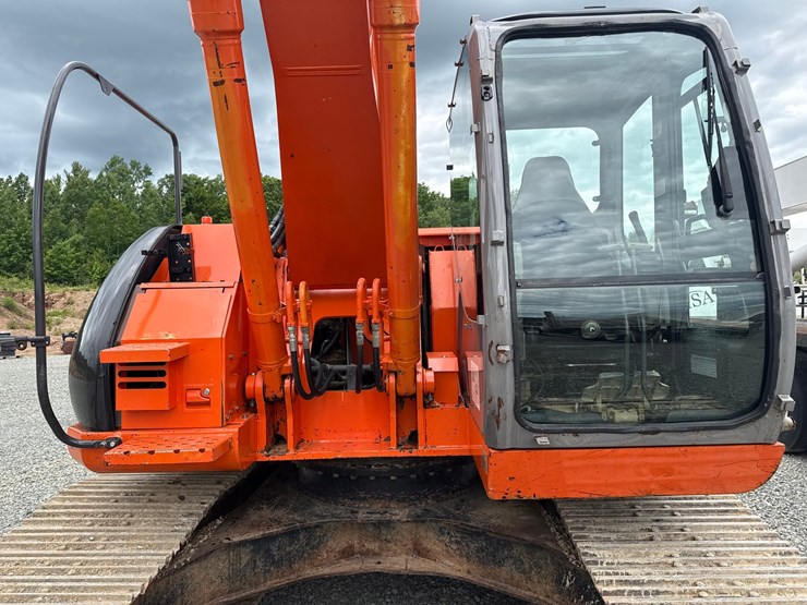 2006-hitachi-zx225-image-26