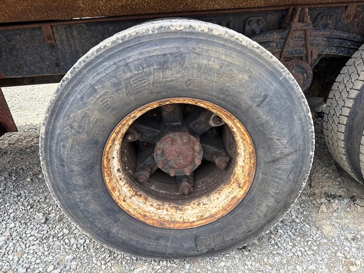 #60835-•-1991-volvo-/-gm-white-tandem-axle-storm-truck-image-78