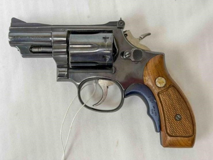 smith-&-wesson-revolver-image-1