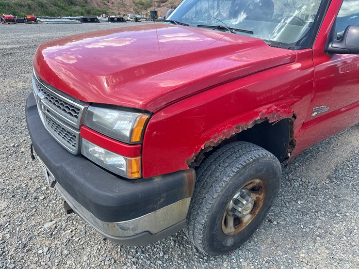 2005-chevrolet-3500-image-8