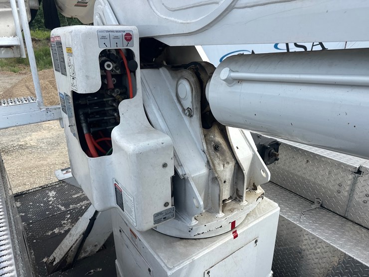 2013-international-durastar-4300-image-38