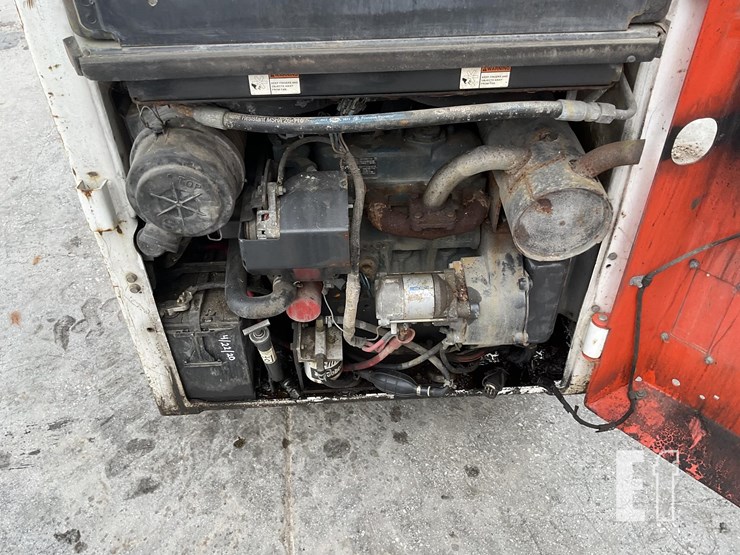 2013-bobcat-s70-image-15