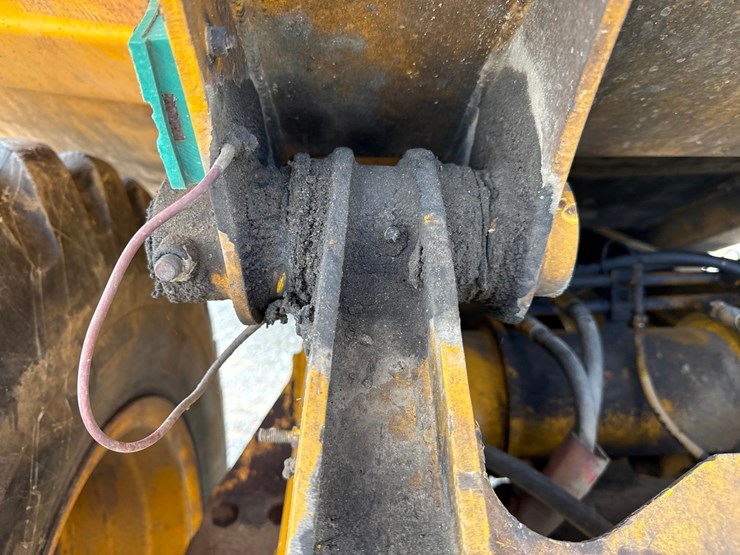 jcb-712-image-42