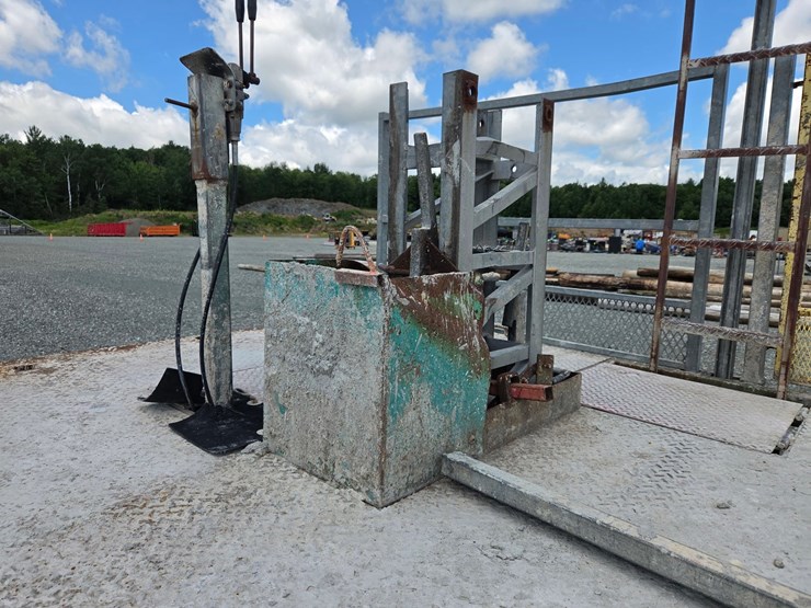 #5045-•-hydro-mobile-hm2-mast-climbing-work-platform-scaffold-image-21