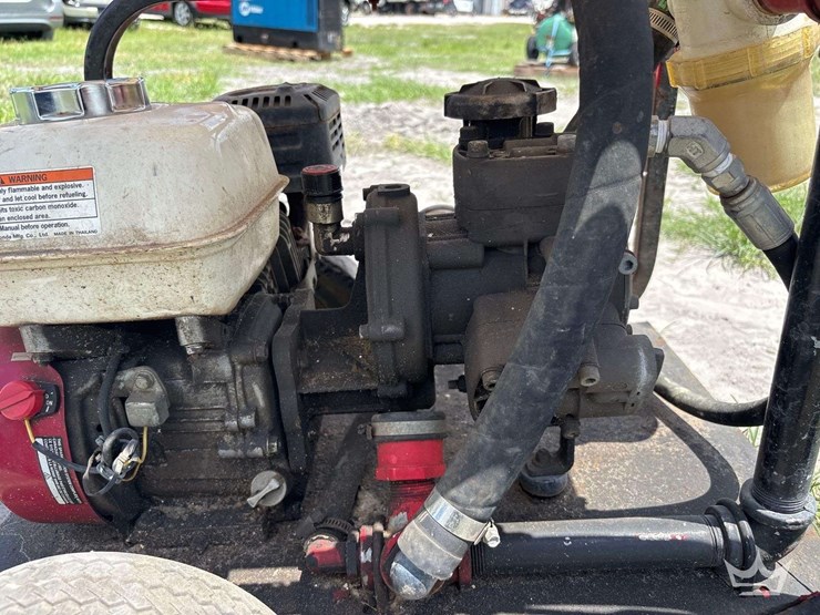2021-portable-pressure-washer-with-water-tank-image-6