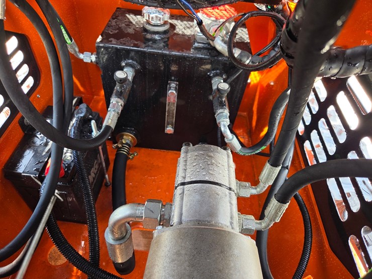 #5049-•-2026-36c-mini-skid-steer-image-22