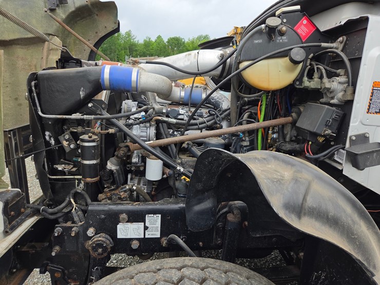 2007-mack-granite-cv713-image-46