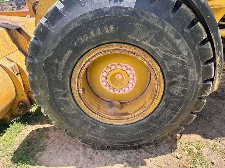 caterpillar-928g-image-101