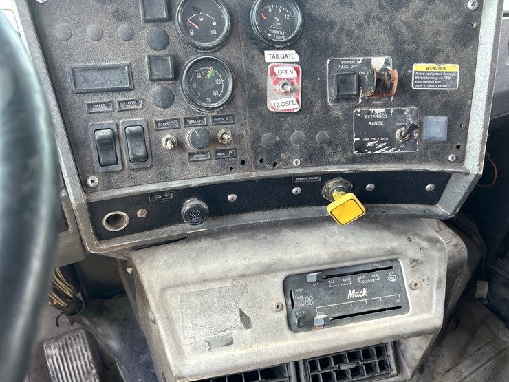 mack-dm688s-image-68