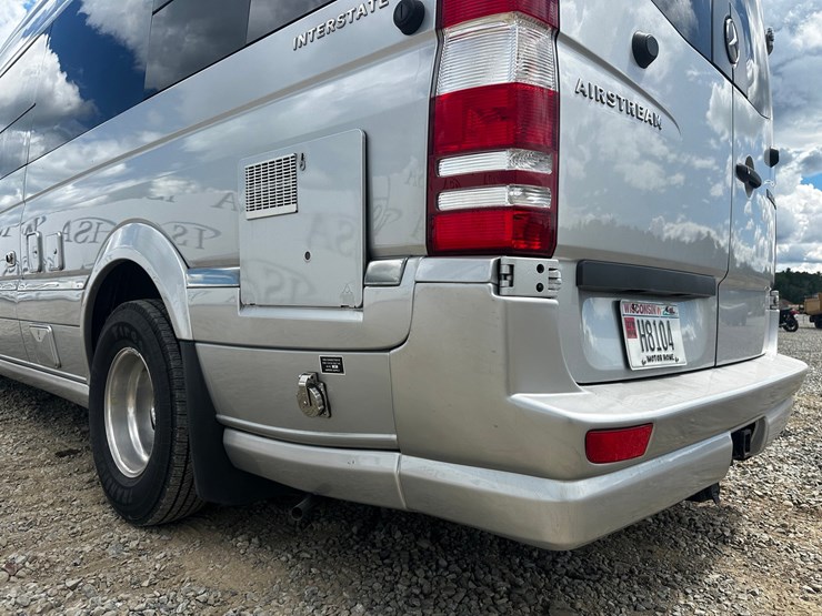 #2492-•-2014-mercedes-benz-airstream-motorhome-image-17