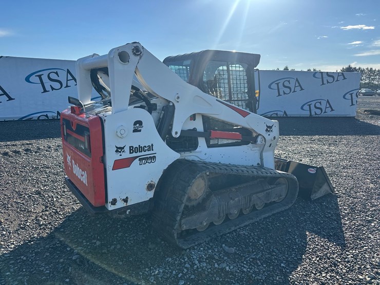 2020-bobcat-t740-image-5