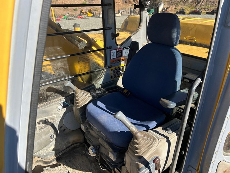 2000-deere-200-lc-image-64