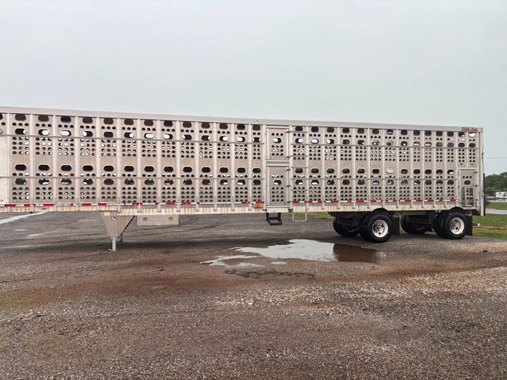 2017-eby-livestock-trailer-image-2