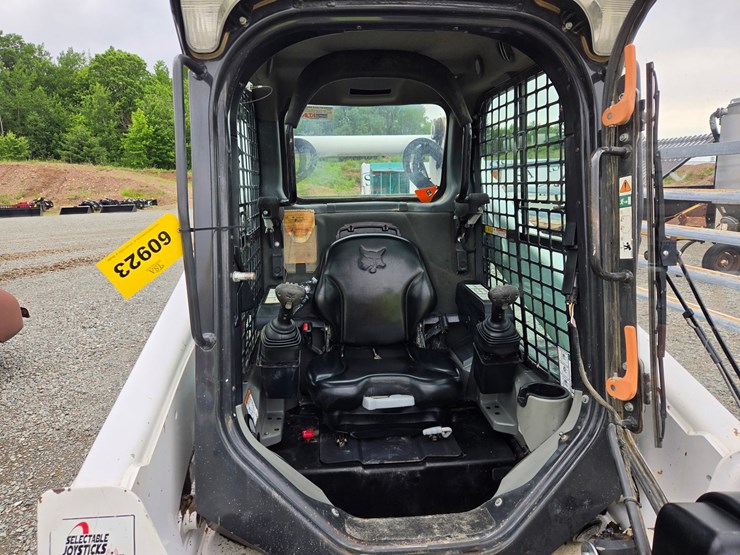 2020-bobcat-t740-image-24
