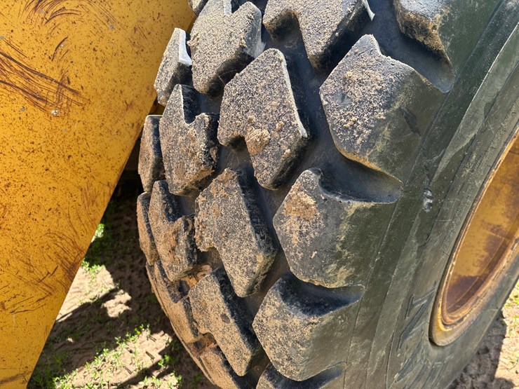 caterpillar-928g-image-102