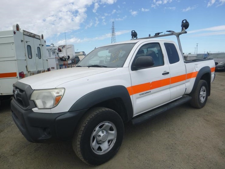 2014-toyota-tacoma-image-1