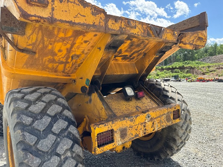 jcb-712-image-30