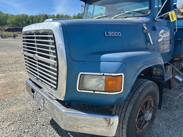 1991-ford-l9000-image-5