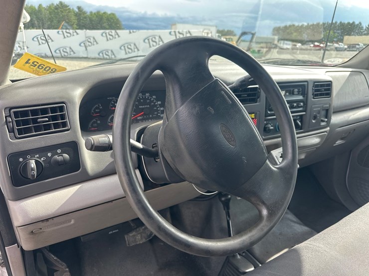 2001-ford-f350-image-28