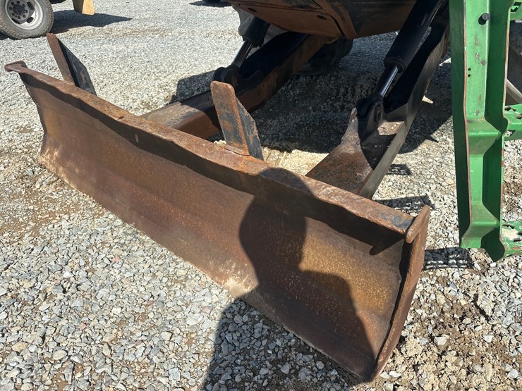 deere-1110e-image-22