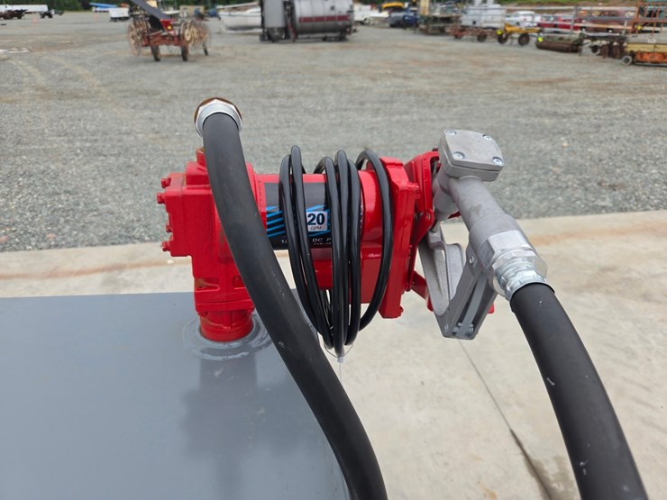 #60917-•-x-star-trailers-approx.-990-gallon-trailer-image-16
