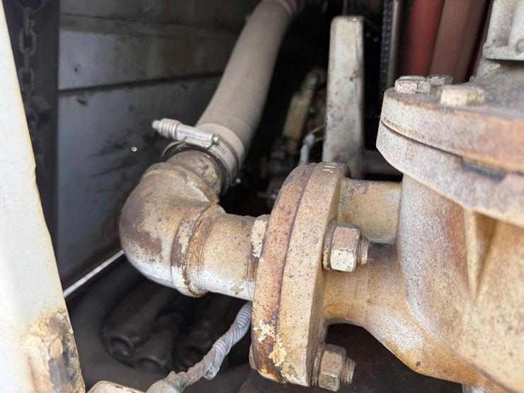 #1361-•-1995-freightliner-fuel-truck-image-40
