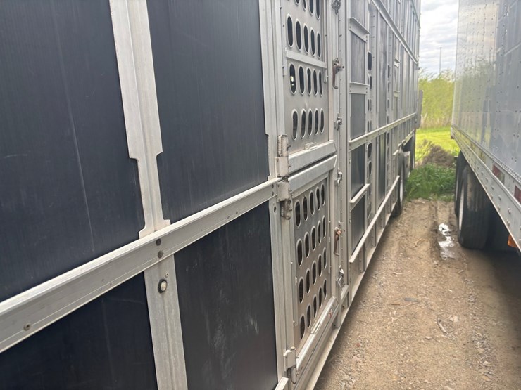 #2150-•-2017-barrett-53'-cattle-semi-trailer-image-20