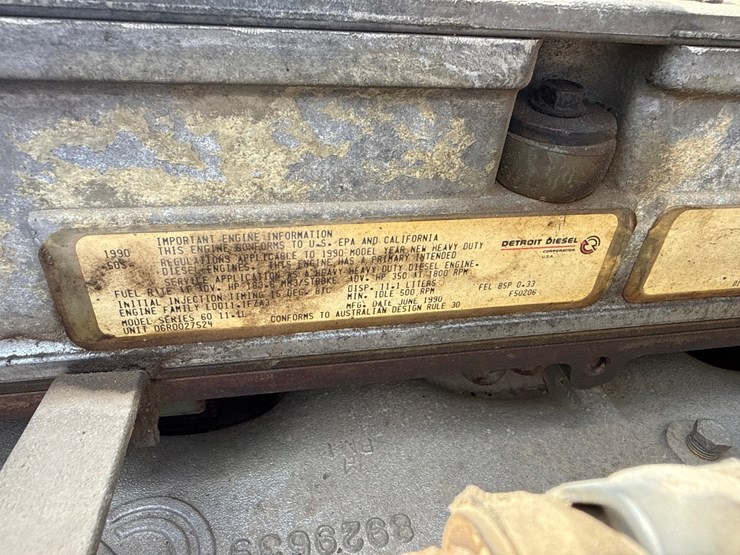 #60835-•-1991-volvo-/-gm-white-tandem-axle-storm-truck-image-27