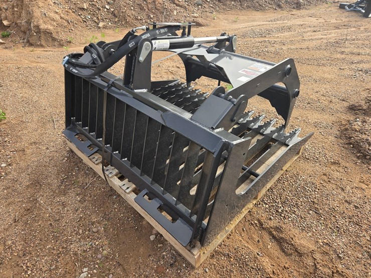 #6011-•-approx.-48"-unused-stout-48-3-skid-steer-rock-grapple-bucket-image-3