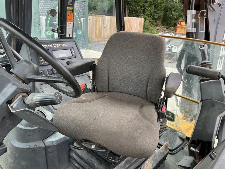 2017-deere-410l-image-9