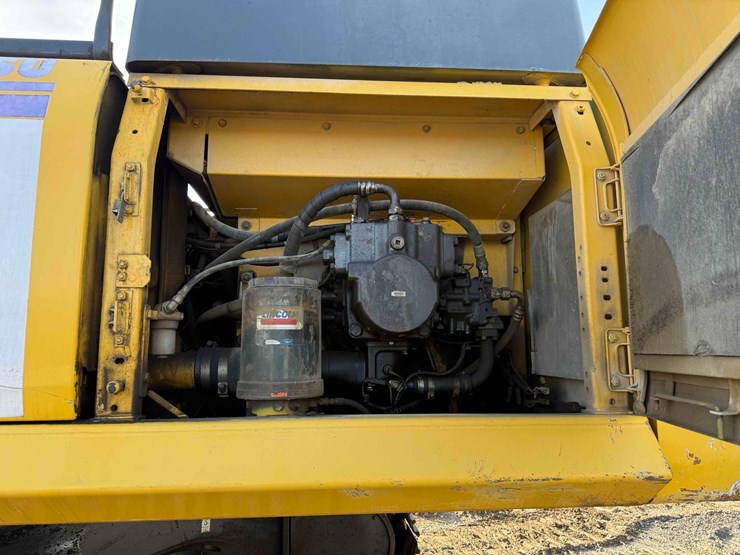 2014-komatsu-pc490-lc-10-image-12