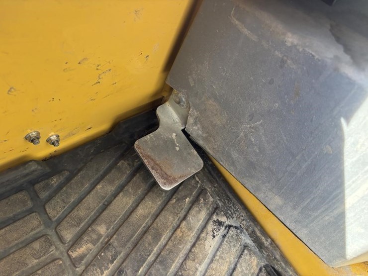 2018-yanmar-s220r-image-36