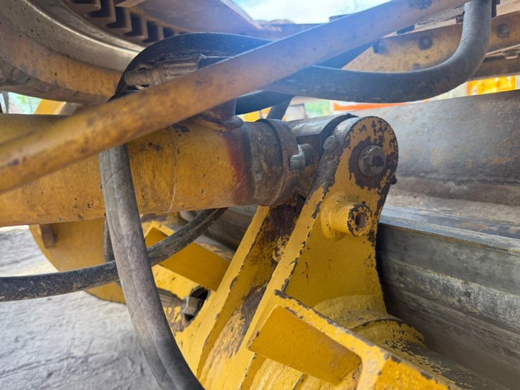 caterpillar-160m-image-177