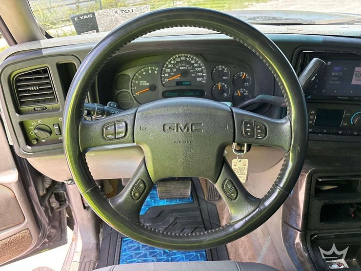 2003-gmc-yukon-denali-image-15