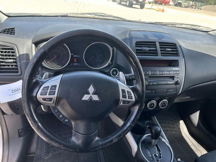 2011-mitsubishi-outlander-image-13