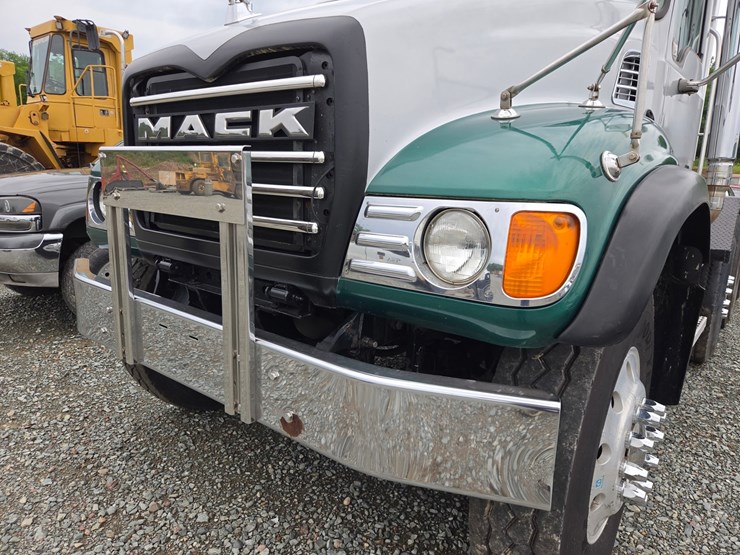 2007-mack-granite-cv713-image-10