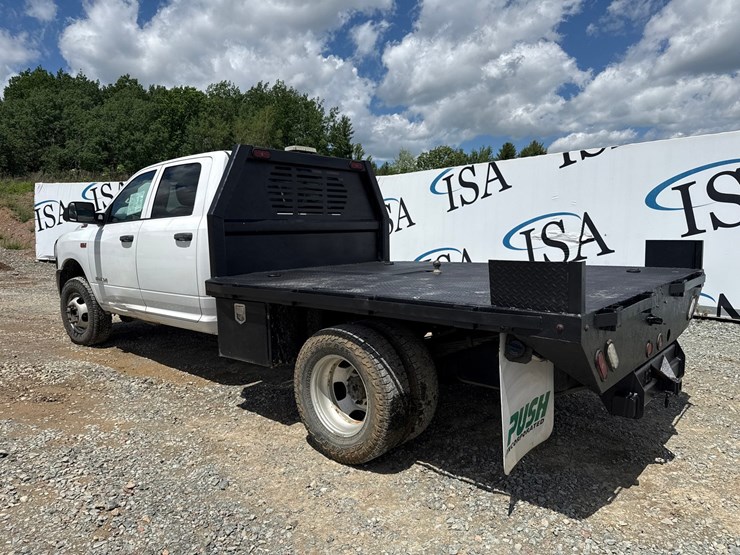 2019-dodge-3500-image-3