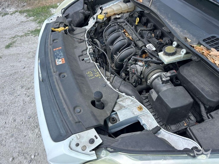 2015-ford-escape-image-8